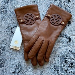 NWT Tory Burch miller leather gloves